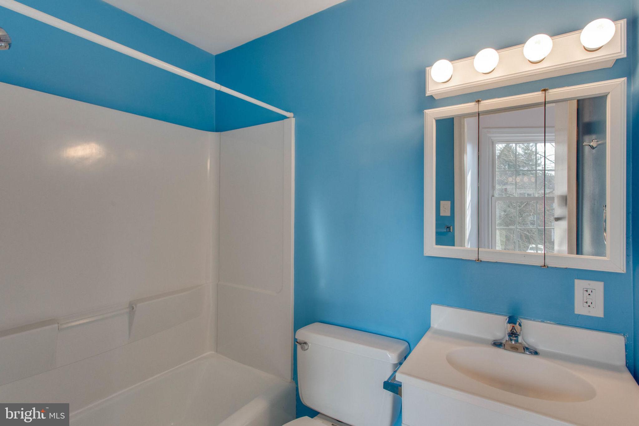 9530 Burdett Road Burke, VA 22015 - Photo 18 of 31 Master Bath