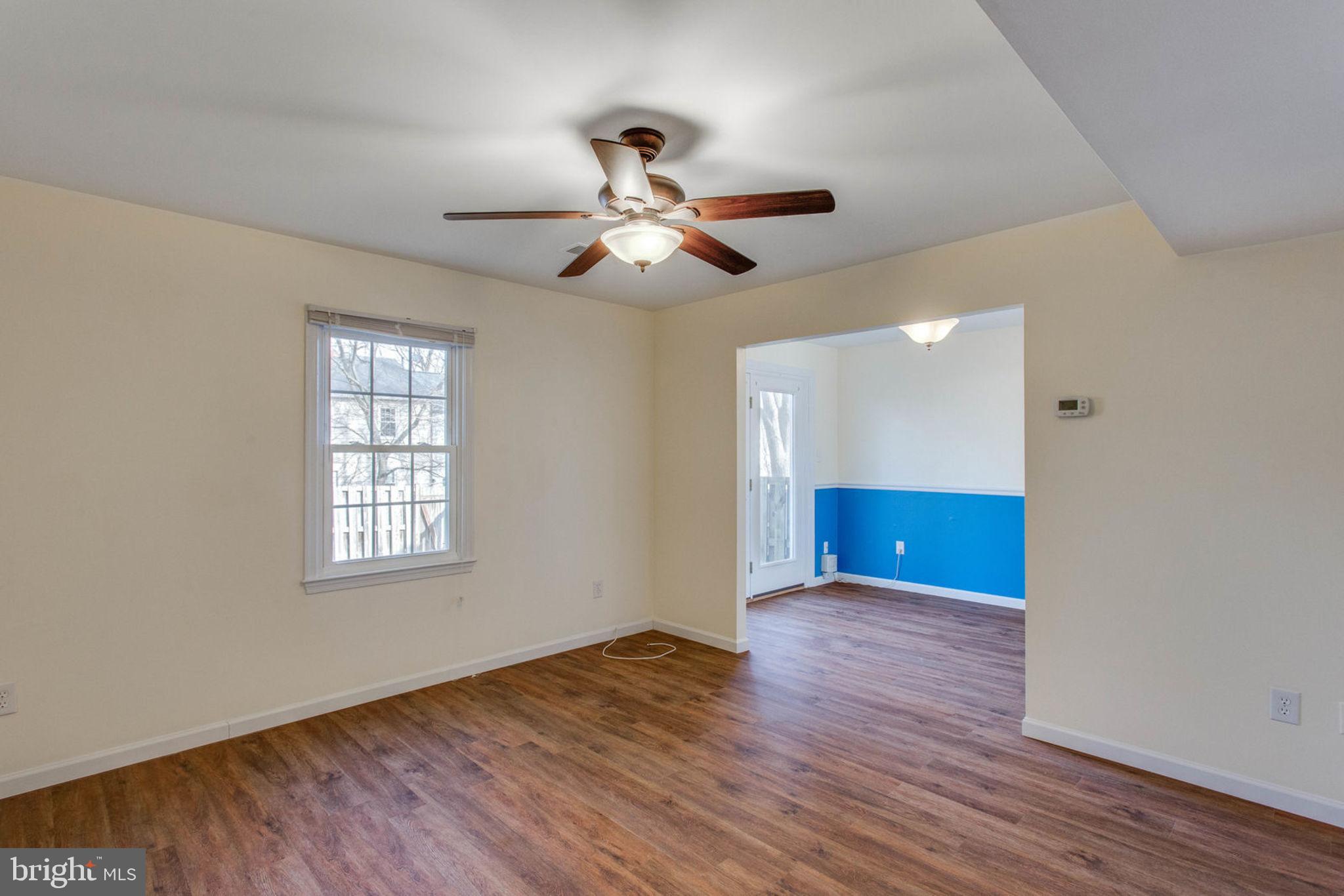 9530 Burdett Road Burke, VA 22015 - Photo 6 of 31 Living Room