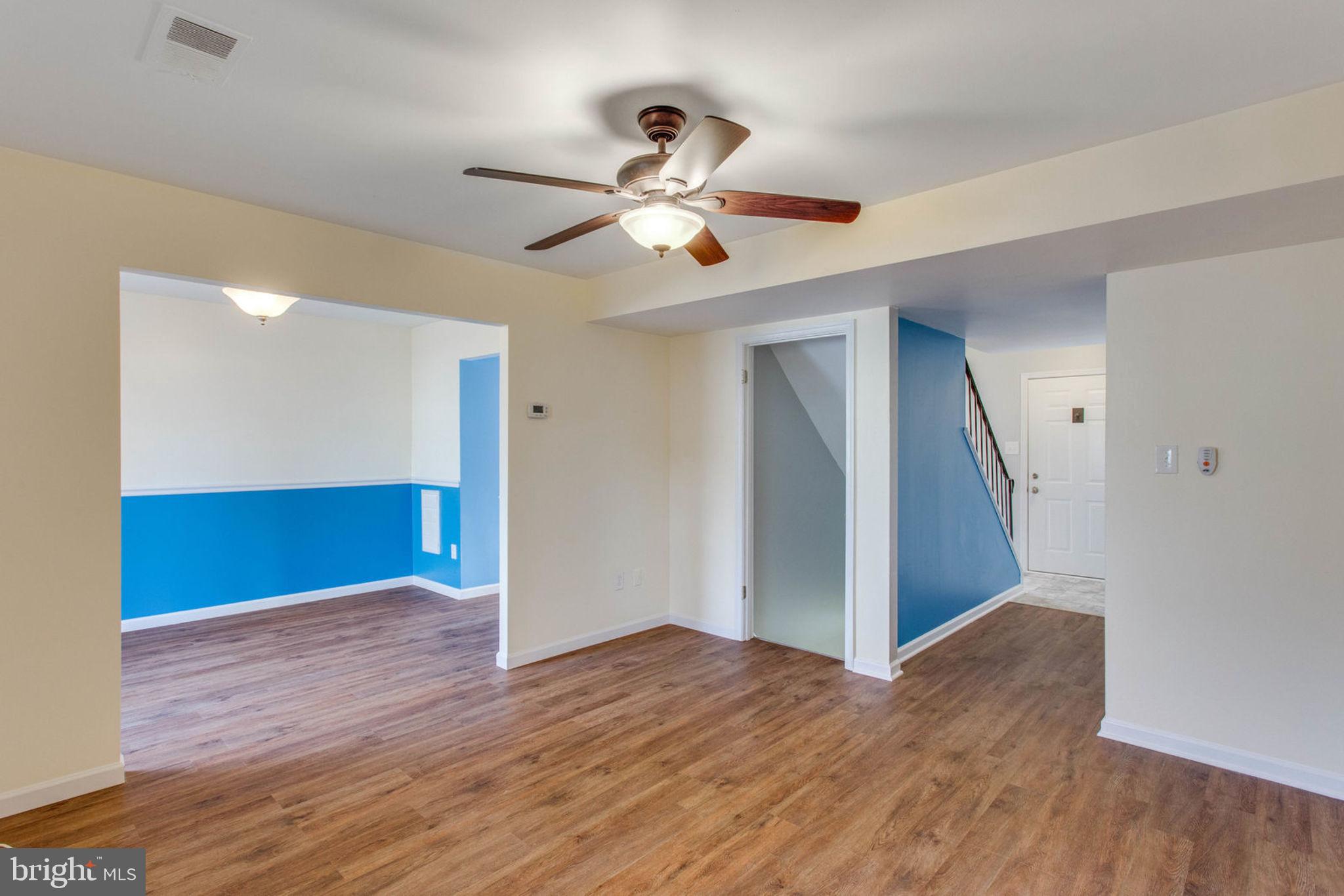9530 Burdett Road Burke, VA 22015 - Photo 8 of 31 Living Room