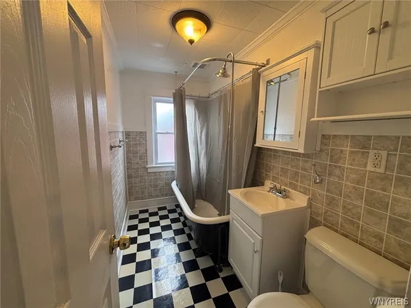 $1,250 | 232 Columbus Avenue, Buffalo, NY 14220