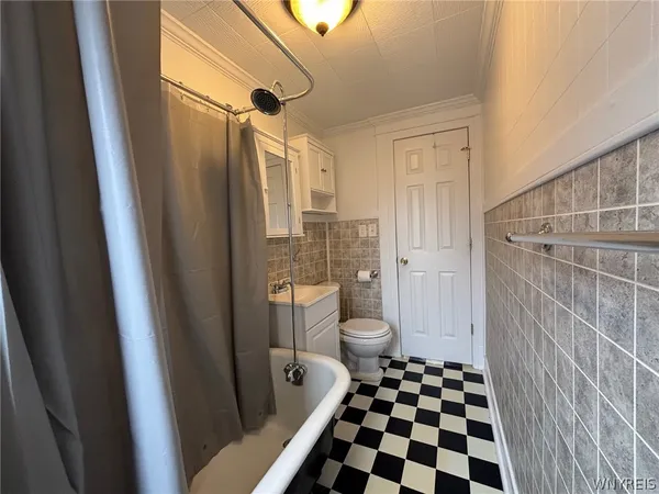 $1,250 | 232 Columbus Avenue, Buffalo, NY 14220