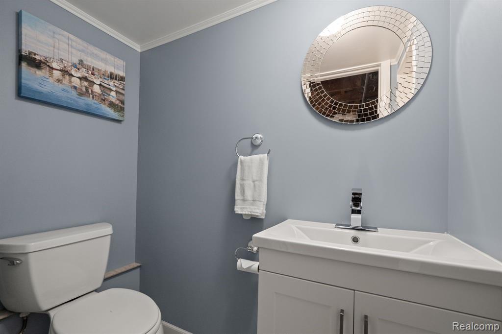 2064 Oxford Road Grosse Pointe Woods, MI 48236 - Photo 11 of 28