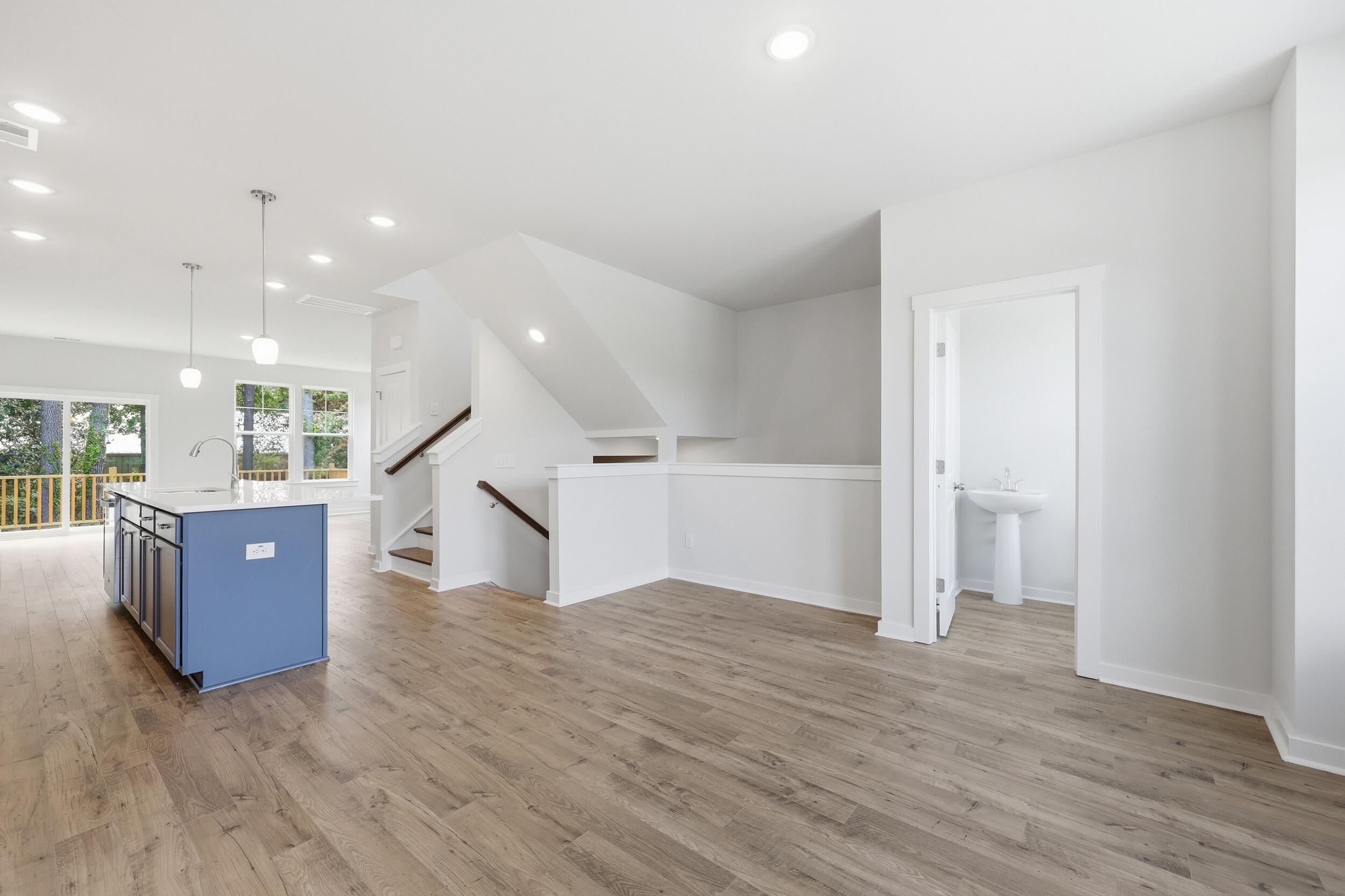 134 Fernbank Road Johns Island, SC 29455 - Photo 22 of 37 Main Level Dining Area