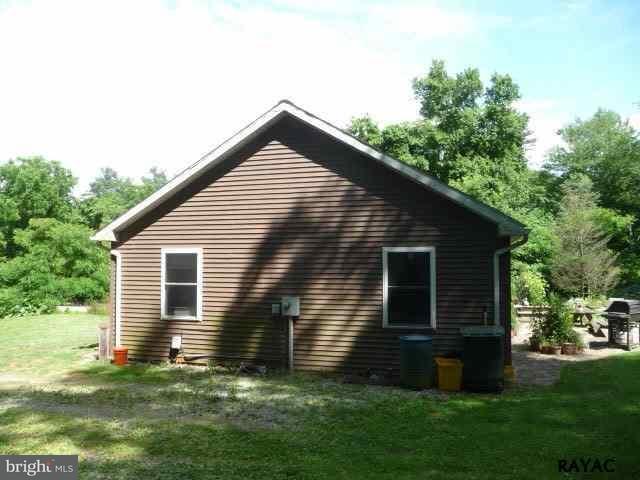 250 Cemetery Road Manchester, PA 17345 - Photo 2 of 17