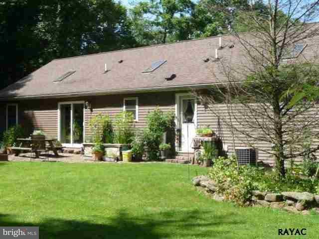 250 Cemetery Road Manchester, PA 17345 - Photo 3 of 17