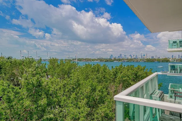 $359,000 | 1000 West Avenue, Unit 327, Miami Beach, FL 33139