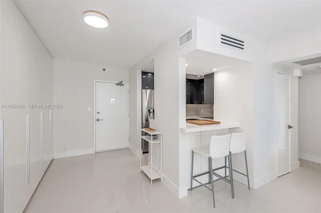 $359,000 | 1000 West Avenue, Unit 327, Miami Beach, FL 33139