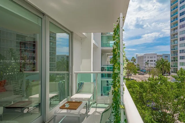 $359,000 | 1000 West Avenue, Unit 327, Miami Beach, FL 33139