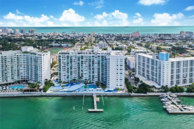 $359,000 | 1000 West Avenue, Unit 327, Miami Beach, FL 33139