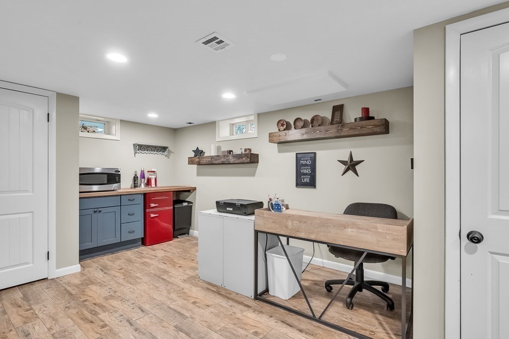 547 Maple Road Longmeadow, MA 01106 - Photo 32 of 40