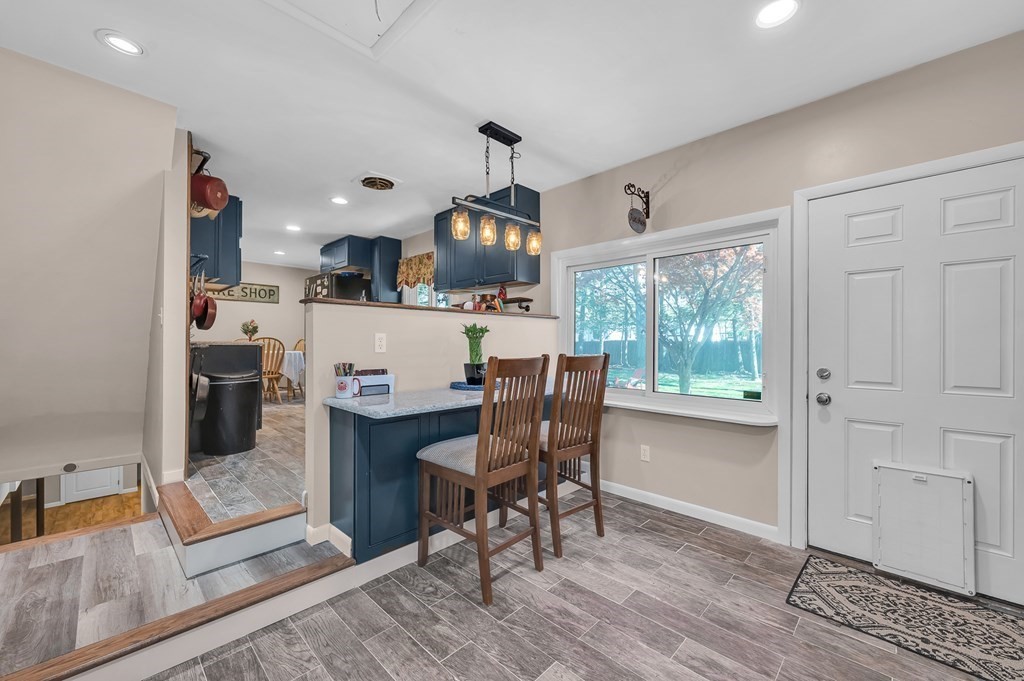 547 Maple Road Longmeadow, MA 01106 - Photo 5 of 40