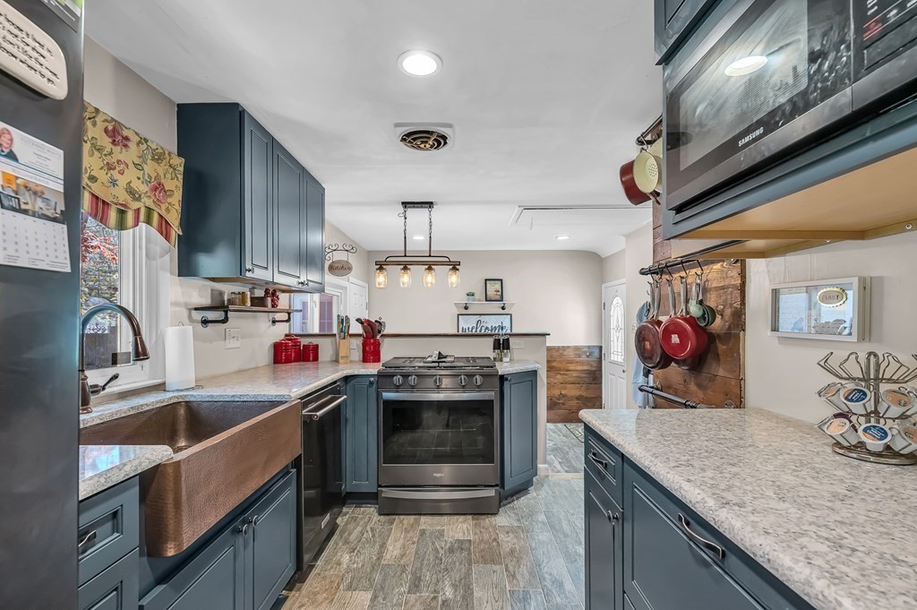 547 Maple Road Longmeadow, MA 01106 - Photo 8 of 40