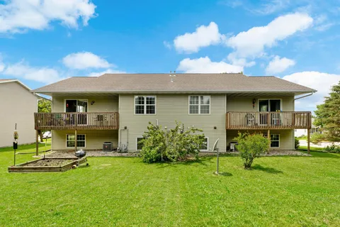 $625,000 | 824 North Clover Lane, Cottage Grove, WI 53527