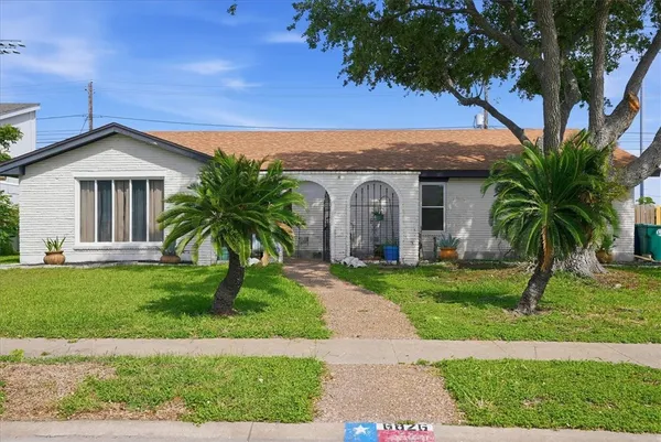 $2,600 | 6826 Sahara Drive, Corpus Christi, TX 78412