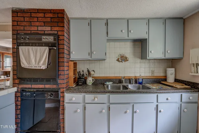 $177,900 | 1235 Riverside Road, Bluff City, TN 37618