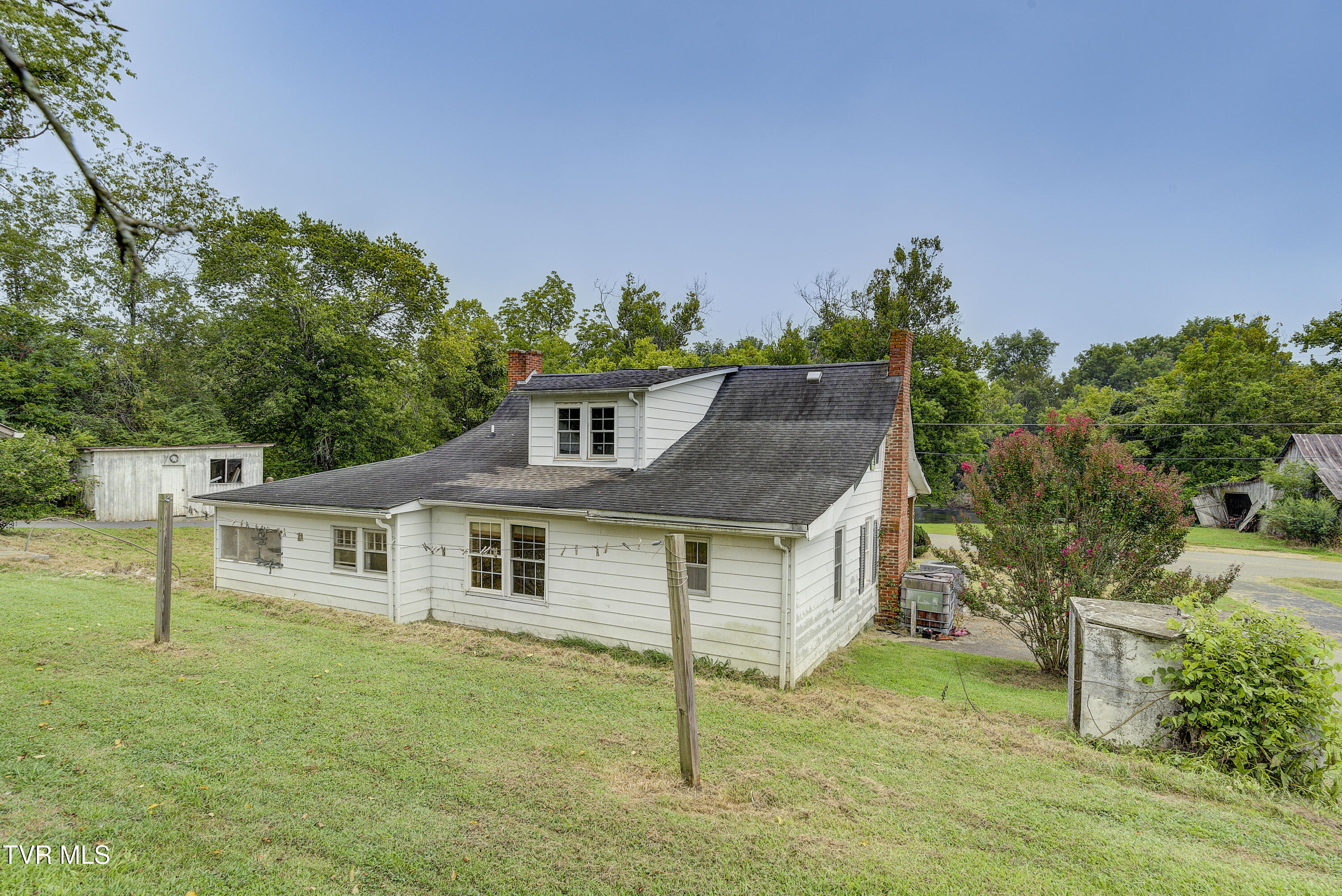1235 Riverside Road Bluff City, TN 37618 - Photo 36 of 39 Riverside-36