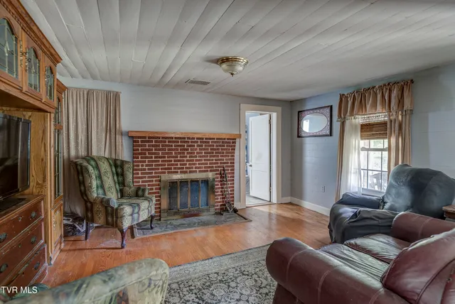 $177,900 | 1235 Riverside Road, Bluff City, TN 37618