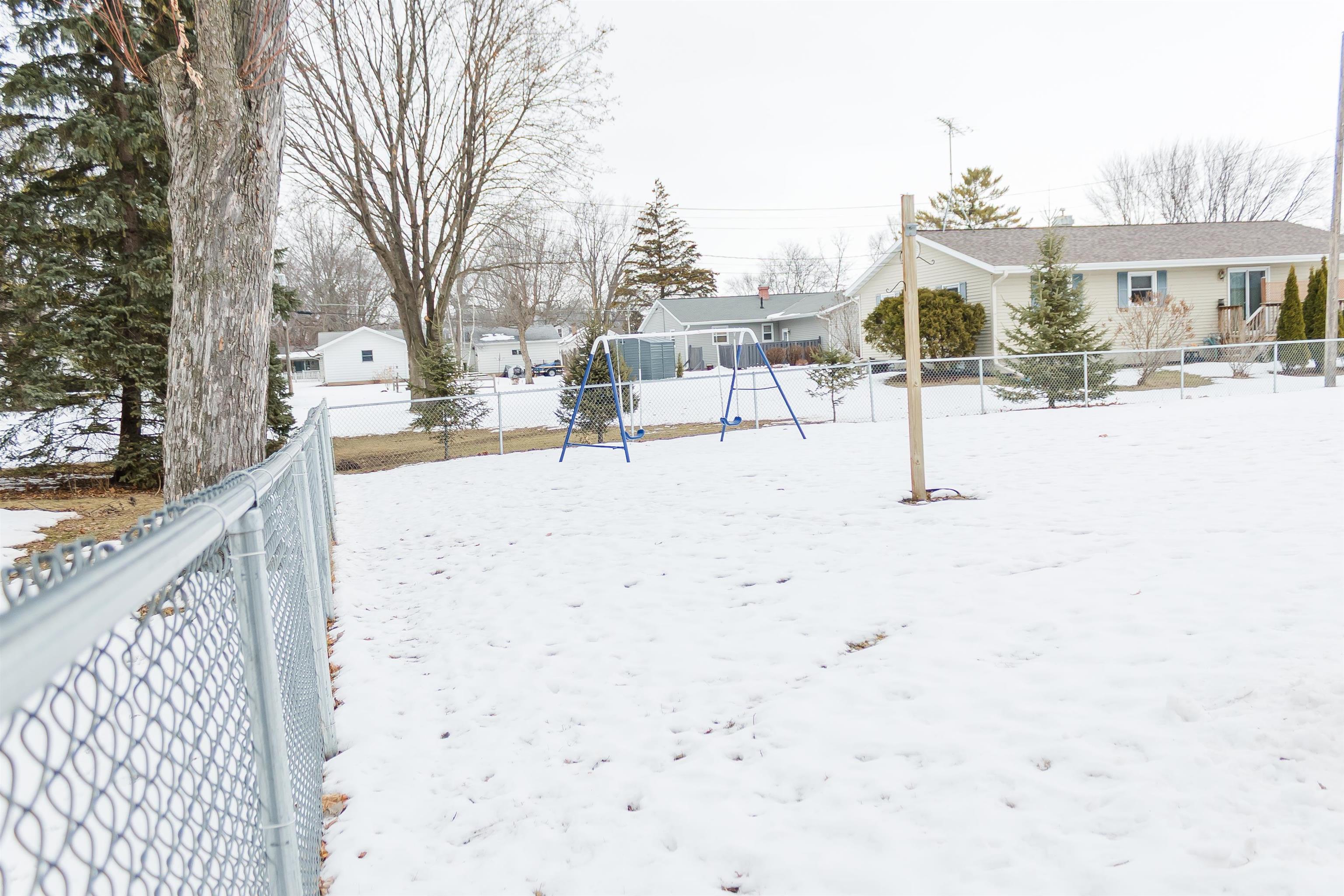 110 Polk Street North Fond du Lac, WI 54937 - Photo 35 of 38