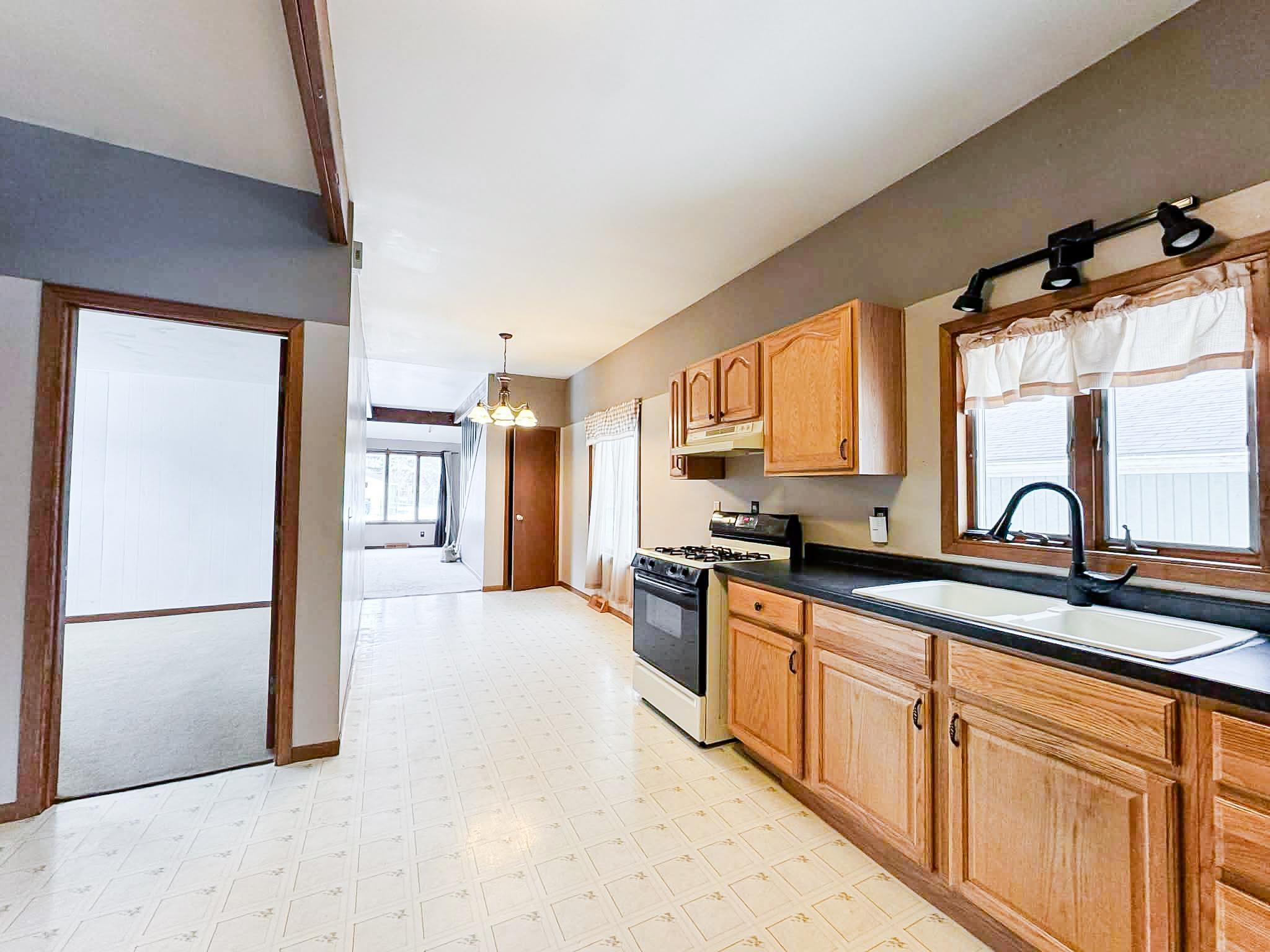 110 Polk Street North Fond du Lac, WI 54937 - Photo 10 of 38