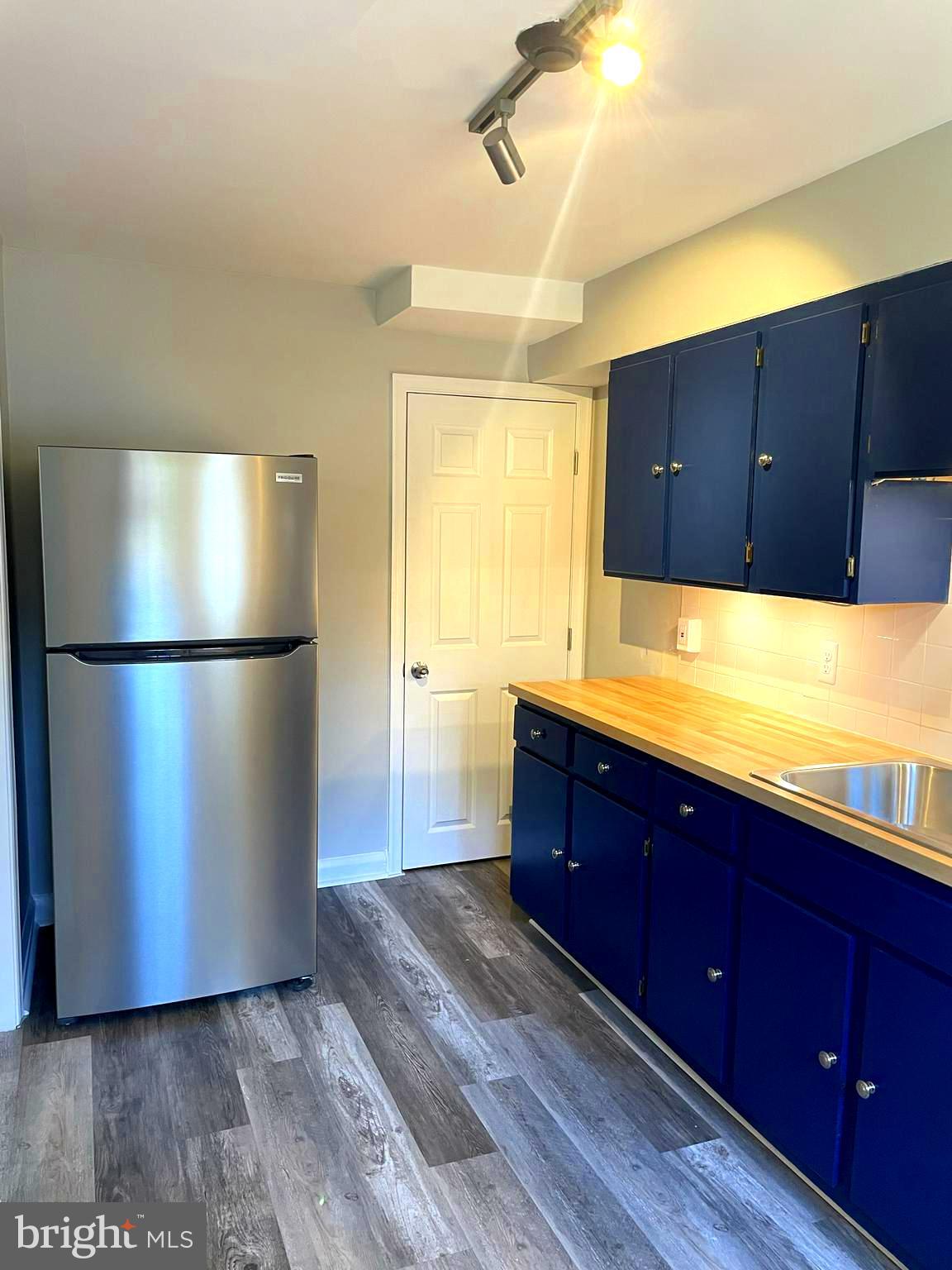 1049 Reverdy Road Baltimore, MD 21212 - Photo 8 of 20 Stainless Steel Appliances