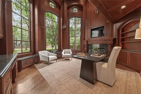 $4,200,000 | 835 Echo Lane, Hedwig Village, TX 77024