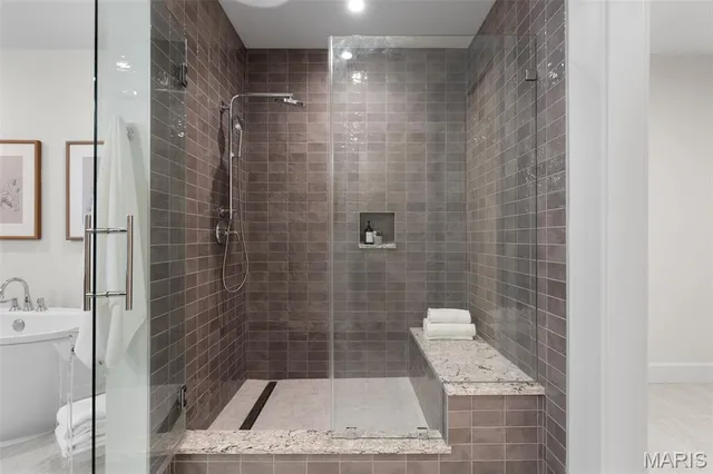 $1,324,680 | 8250 Forsyth Boulevard, Unit 104, Clayton, MO 63105