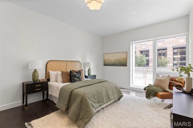 $1,324,680 | 8250 Forsyth Boulevard, Unit 104, Clayton, MO 63105