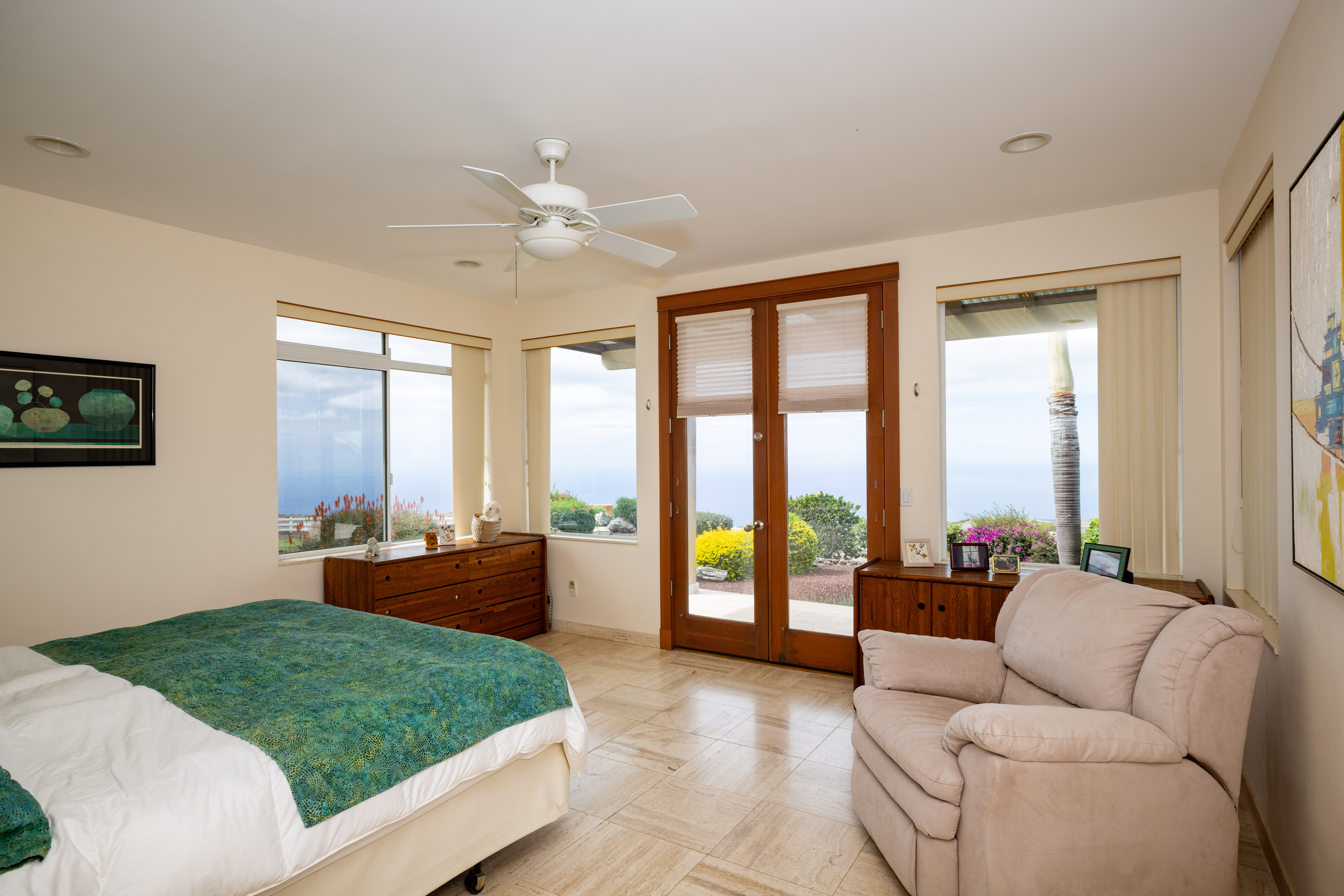 59-1638 Kohala Ranch Road Kamuela, HI 96743 - Photo 21 of 29 a living room with furniture and a large window