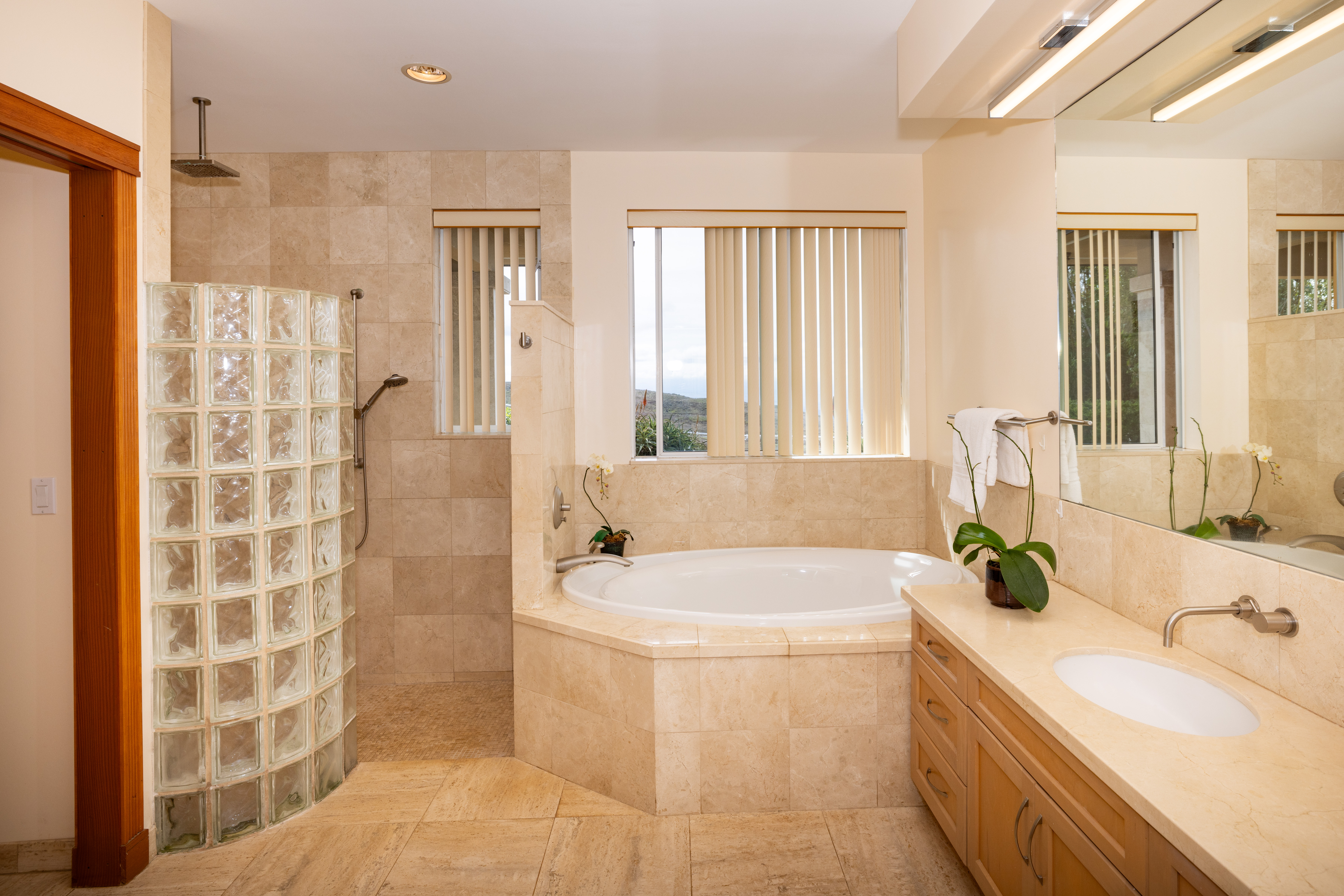 59-1638 Kohala Ranch Road Kamuela, HI 96743 - Photo 22 of 29 a bathroom with a double vanity sink toilet and shower