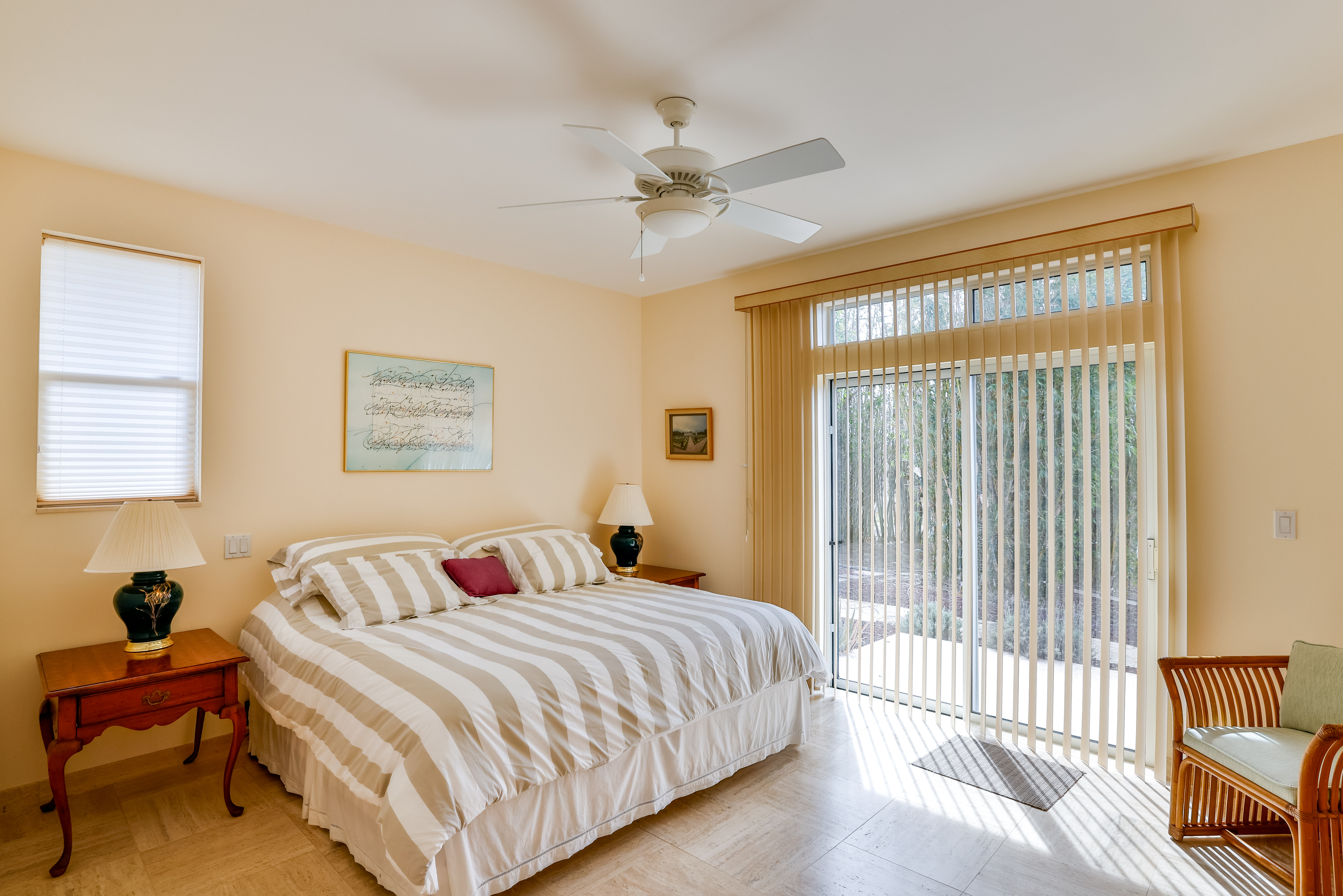 59-1638 Kohala Ranch Road Kamuela, HI 96743 - Photo 23 of 29 a bedroom with a bed and a window