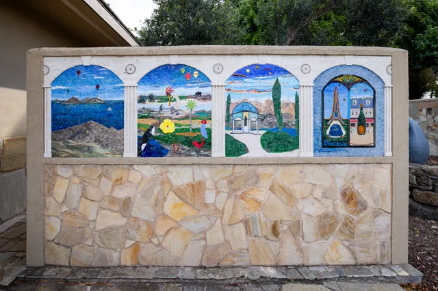 a view of entryway with outdoor area