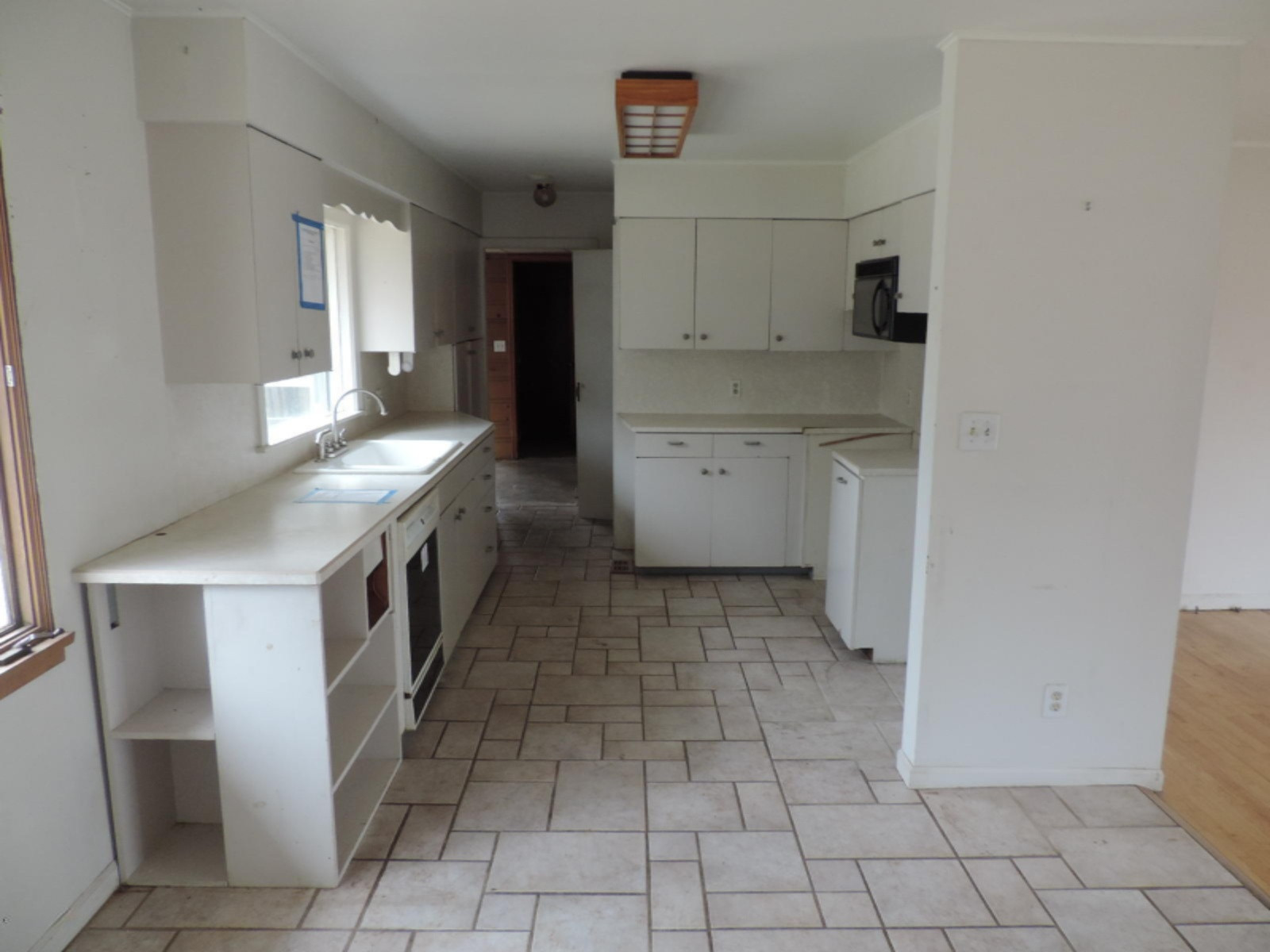 1279 Pontiac Road Benton Harbor, MI 49022 - Photo 17 of 29 263-374560 Kitchen II