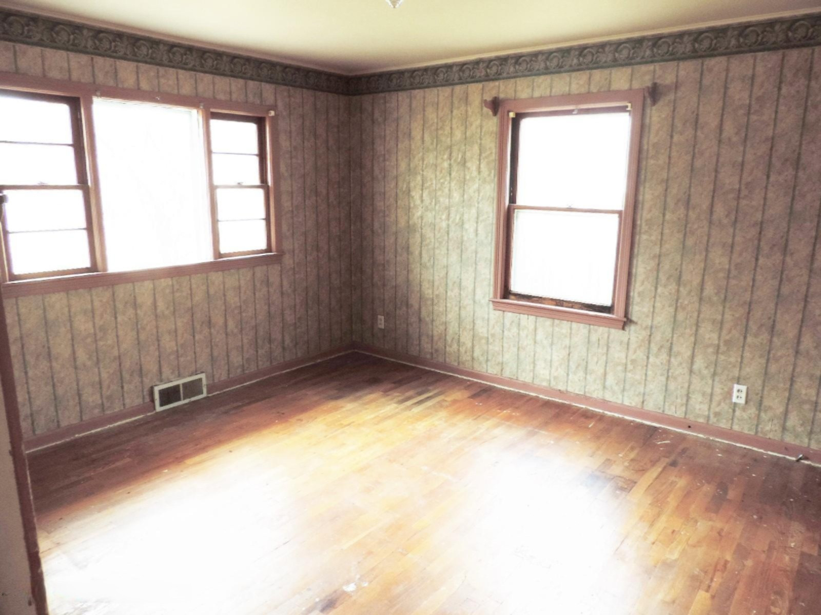 1279 Pontiac Road Benton Harbor, MI 49022 - Photo 20 of 29 263-374560 Bedroom 1
