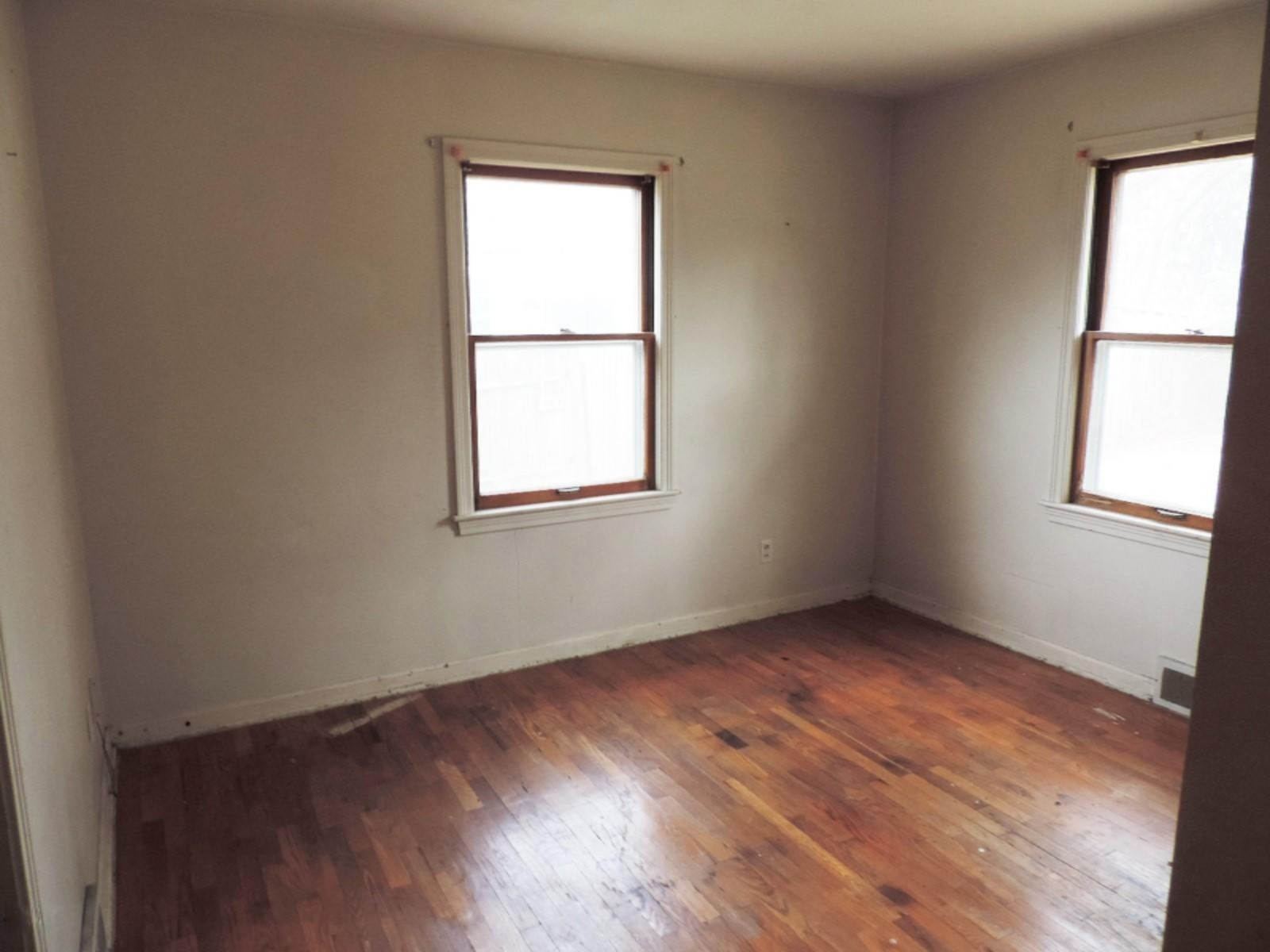 1279 Pontiac Road Benton Harbor, MI 49022 - Photo 21 of 29 263-374560 Bedroom 2