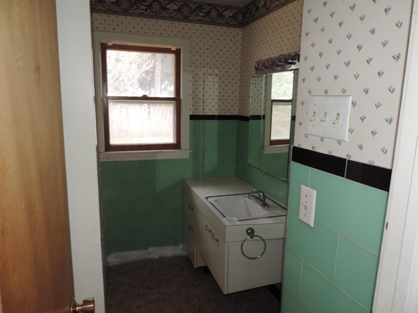 1279 Pontiac Road Benton Harbor, MI 49022 - Photo 23 of 29 263-374560 Bathroom I
