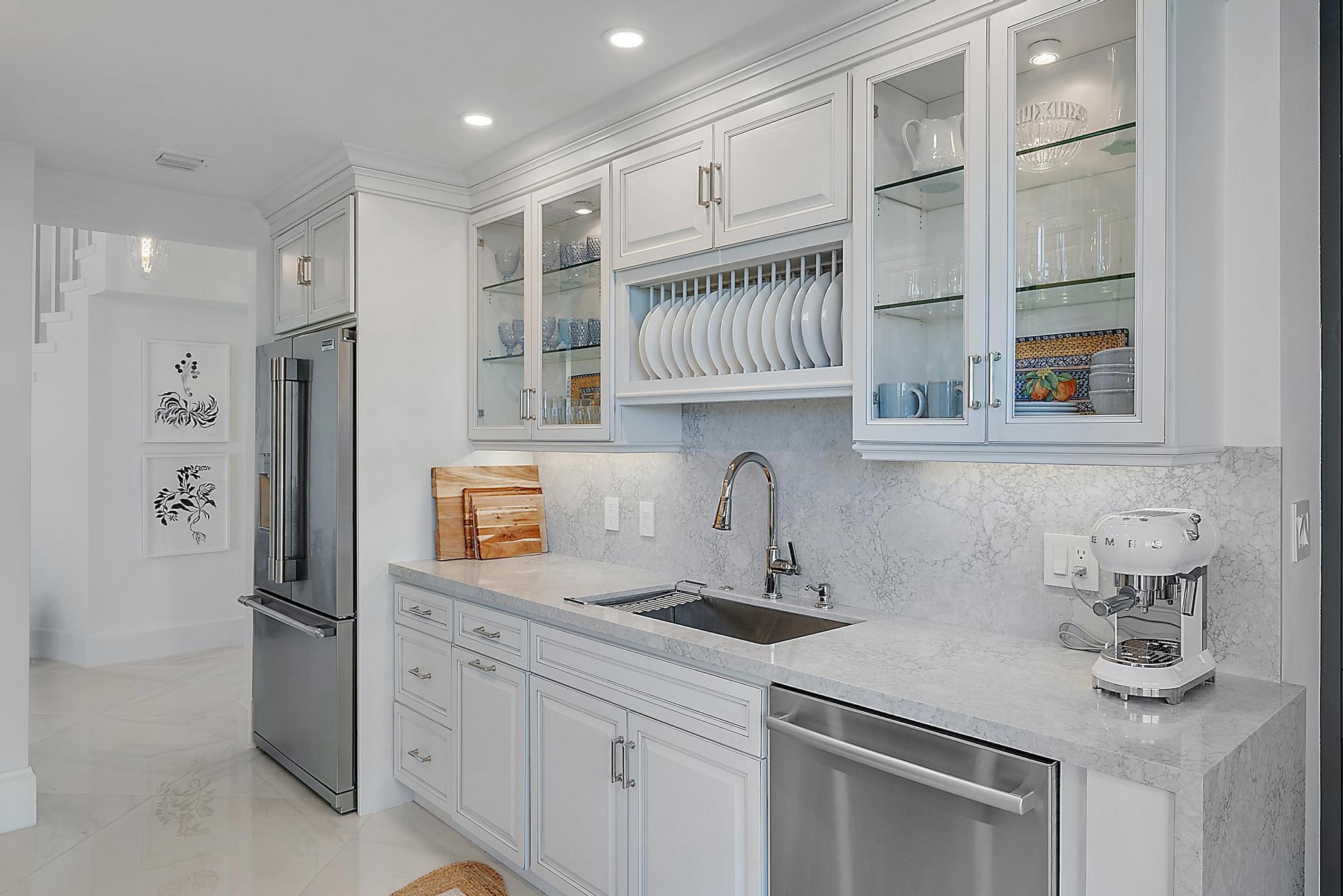 3120 South Ocean Boulevard, Unit 2 101 Palm Beach, FL 33480 - Photo 12 of 39 3120 S Ocean Boulevard, 2 101-31