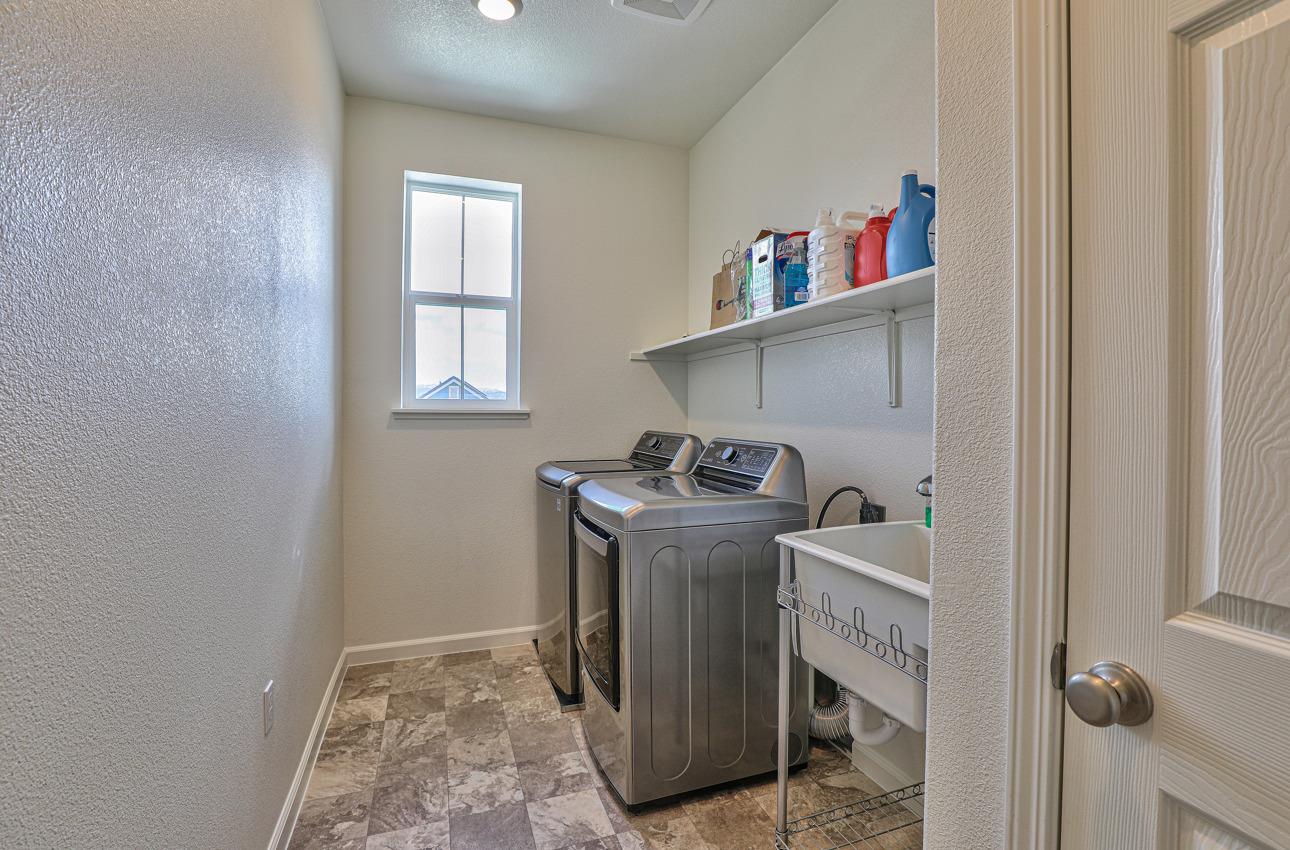 1400 Winzer Place Gilroy, CA 95020 - Photo 33 of 33 a utility room with dryer and washer