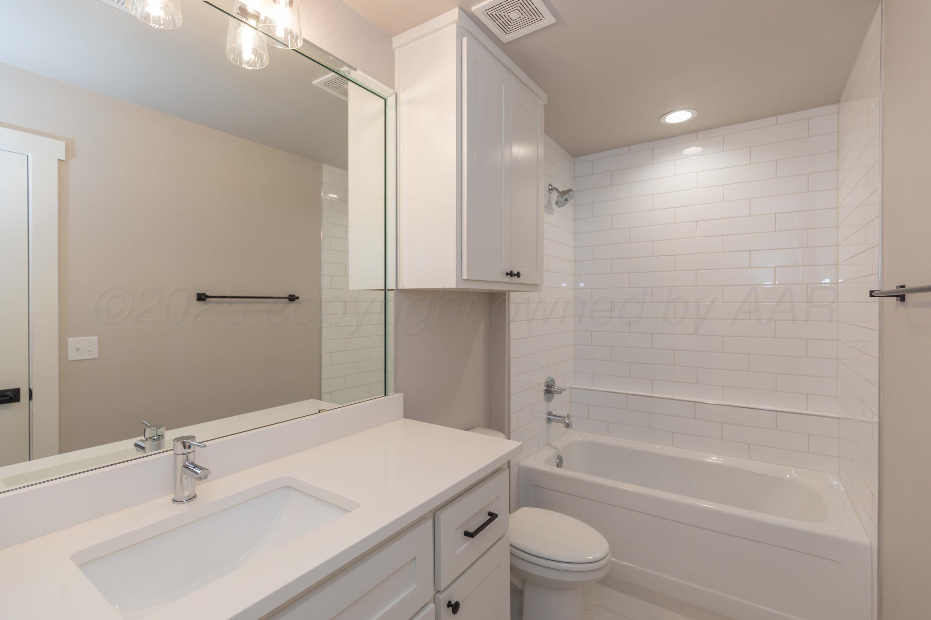 6206 Foley Square Street Amarillo, TX 79119 - Photo 52 of 73 BATHROOM 3 VIEW 1