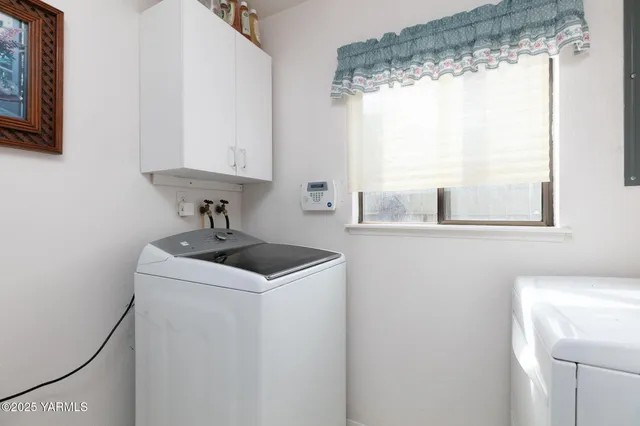 a view of washer and dryer