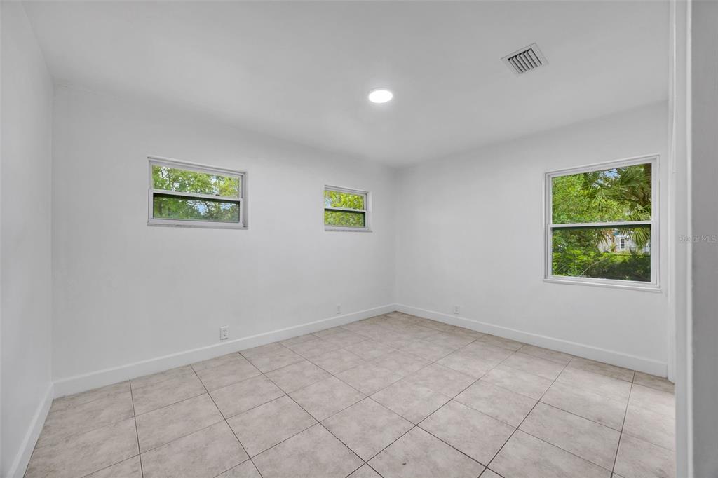 308 South Kingsway Road Seffner, FL 33584 - Photo 16 of 31