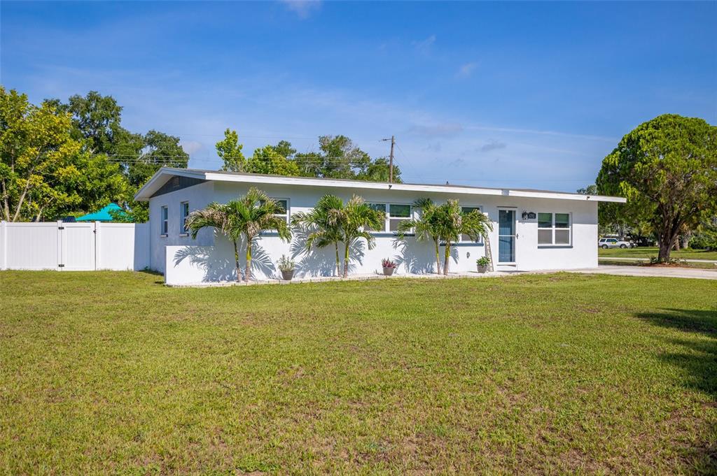 8792 Quail Road Seminole, FL 33777 - Photo 1 of 1