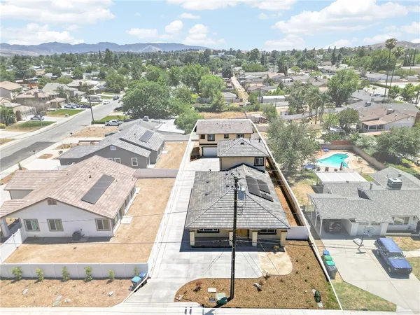 $3,000 | 593 East 12th Street, Unit 1, Beaumont, CA 92223