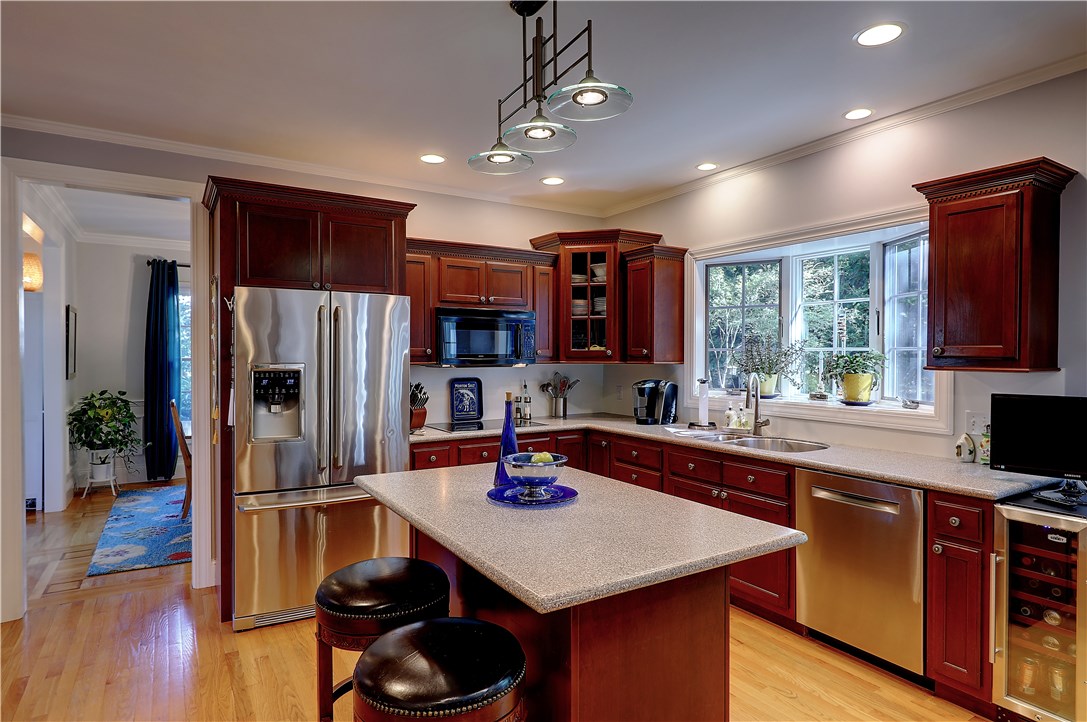 8 Jacobs Point Road Warren, RI 02885 - Photo 11 of 28