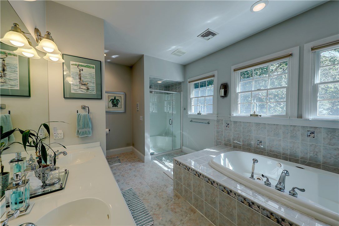 8 Jacobs Point Road Warren, RI 02885 - Photo 21 of 28