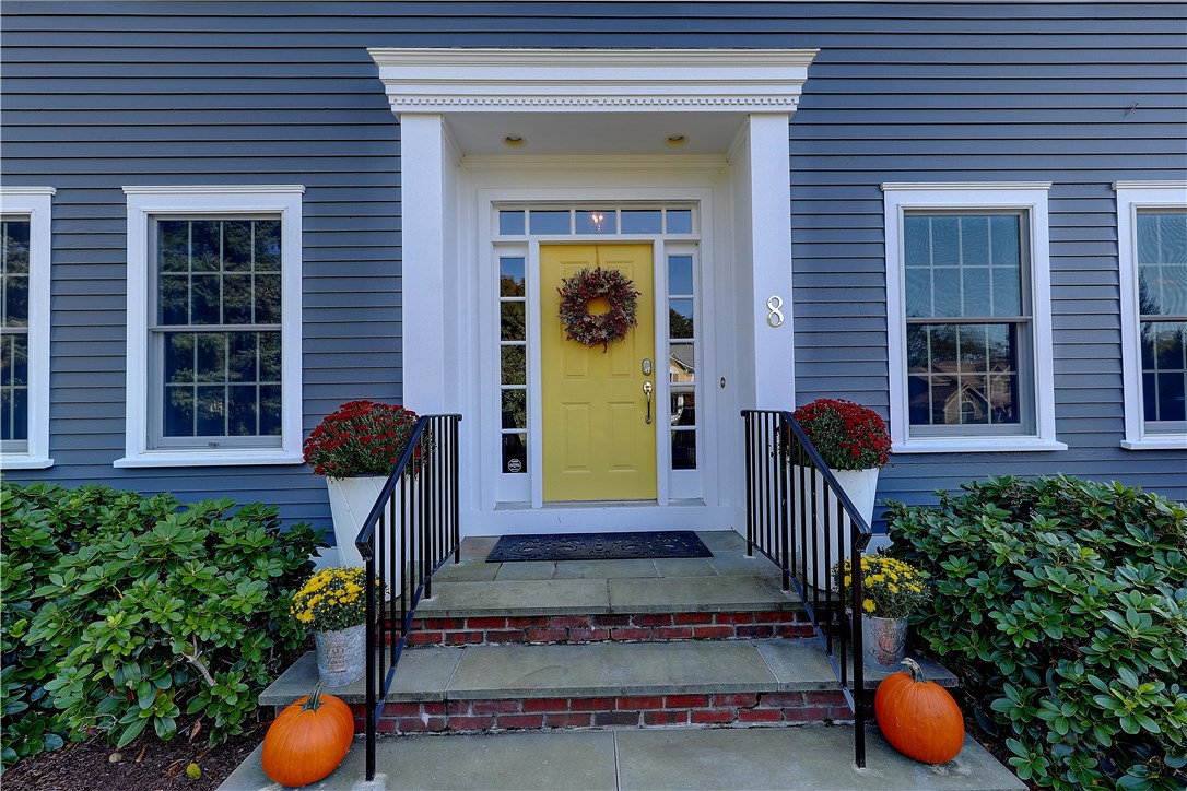 8 Jacobs Point Road Warren, RI 02885 - Photo 3 of 28