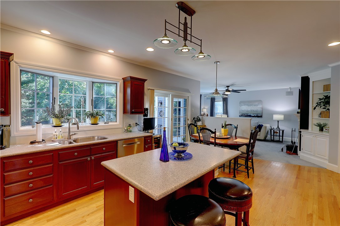 8 Jacobs Point Road Warren, RI 02885 - Photo 9 of 28