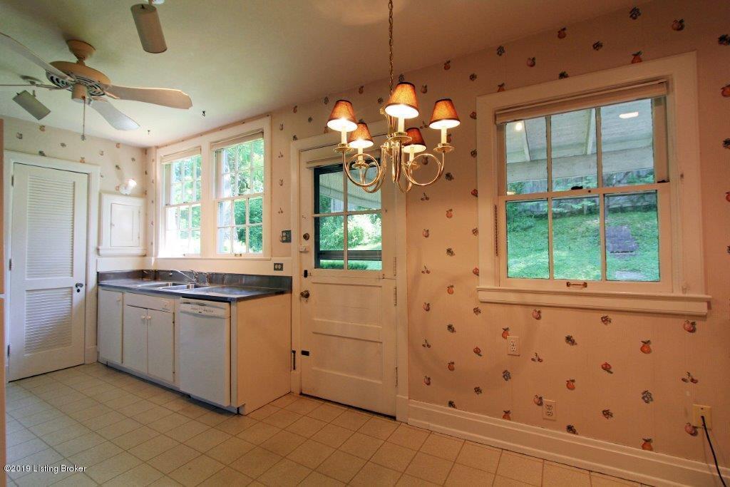 78 Valley Road Louisville, KY 40204 - Photo 19 of 41 19 Kitchen