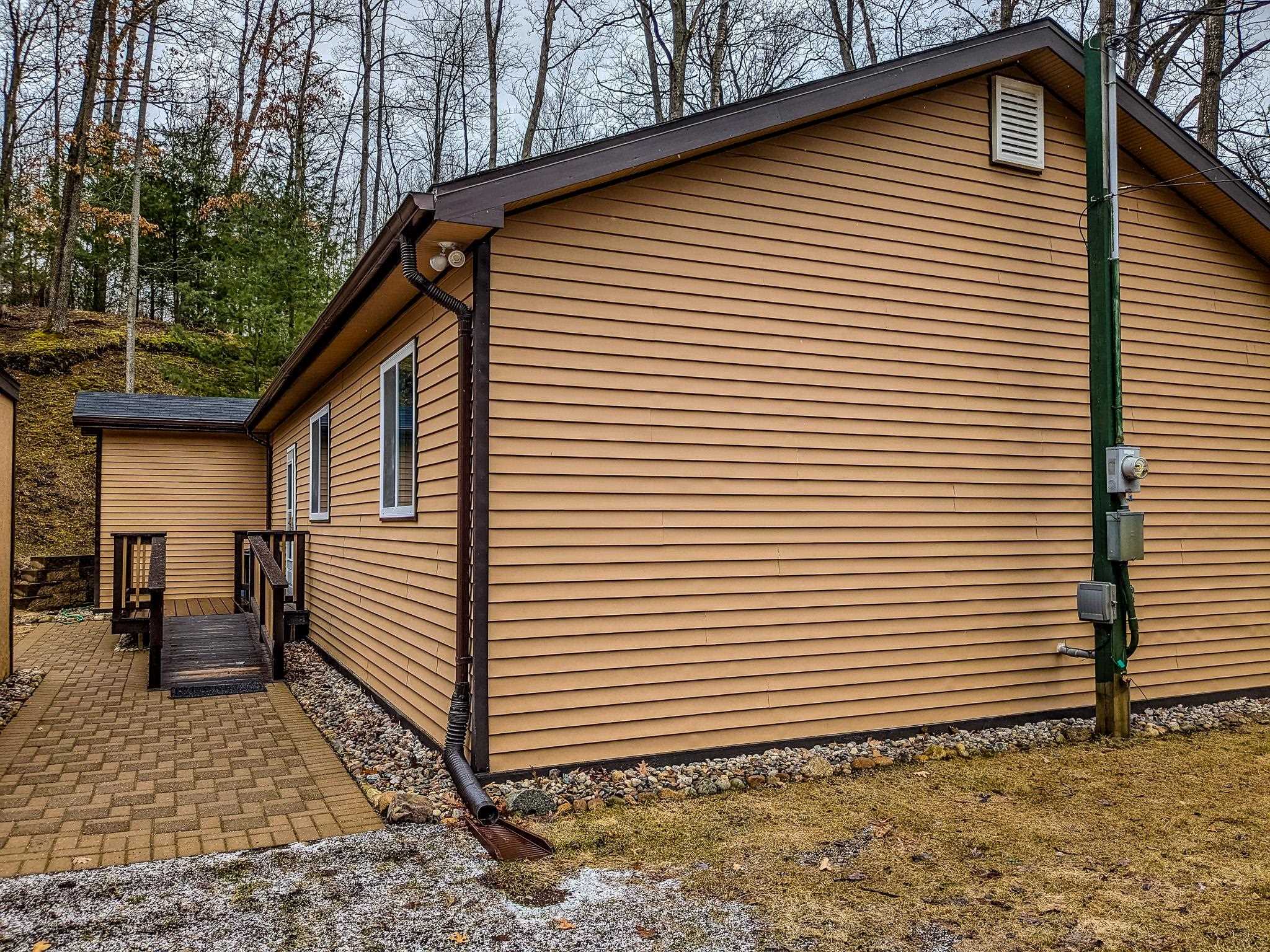 3600 Starr Road Harrison, MI 48625 - Photo 4 of 40