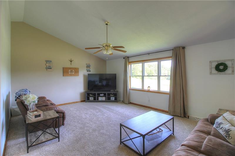 132 Rieger Road Butler, PA 16001 - Photo 8 of 25
