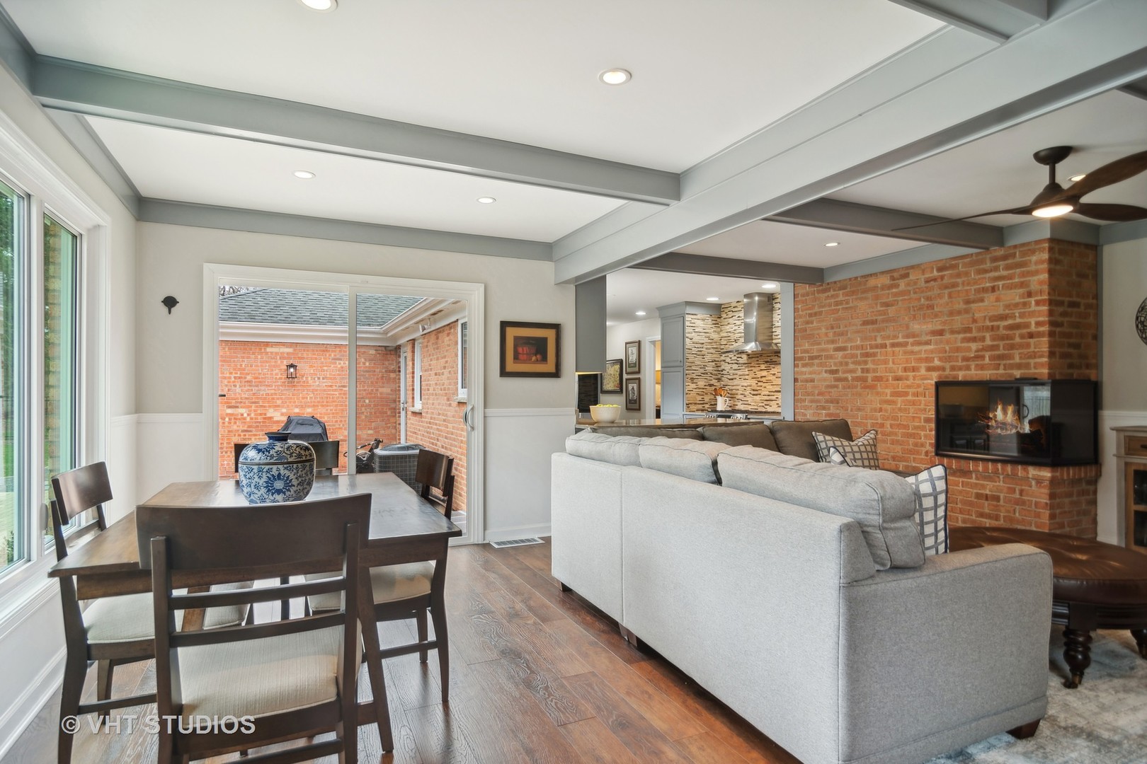 437 Elm Road Barrington, IL 60010 - Photo 11 of 31 Gallery Image 11